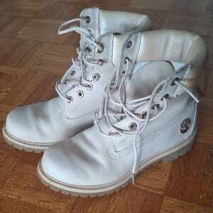 Timberland Women's Lace-Up Leather Boots in Light Beige